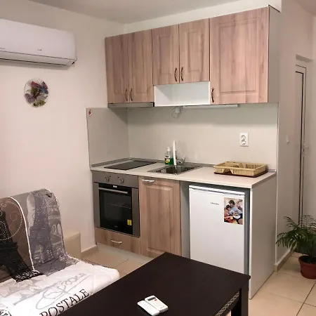 בית הארחה Gloria Holiday House נסבר