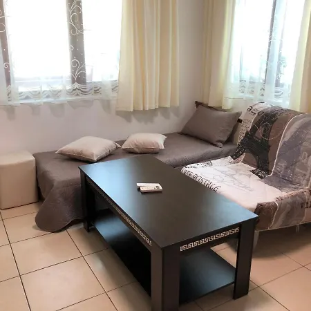 Gloria Holiday House 2*