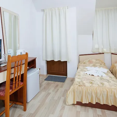 Gloria Holiday House 2*