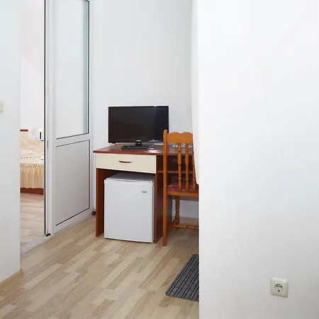 Gloria Holiday House בית הארחה 2*